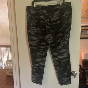 Anthropologie Pilcro & The Letterpress 18W Camo Corduroy High Rise Skinny Pants